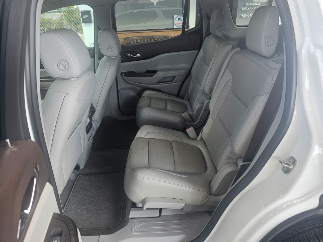 2017 GMC Acadia SLT-1 - Photo 10